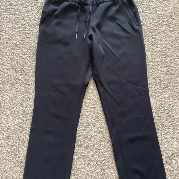 lululemon athletica Black On The Fly Pants 10 - Picture 4 of 5